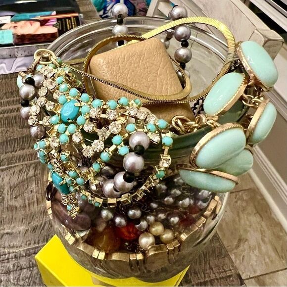 ⚜️ 2-3 LB Closet Special! High-End Luxe Jewelry Lot – Wearable & Repair Glam 🌹 - Picture 5 of 10